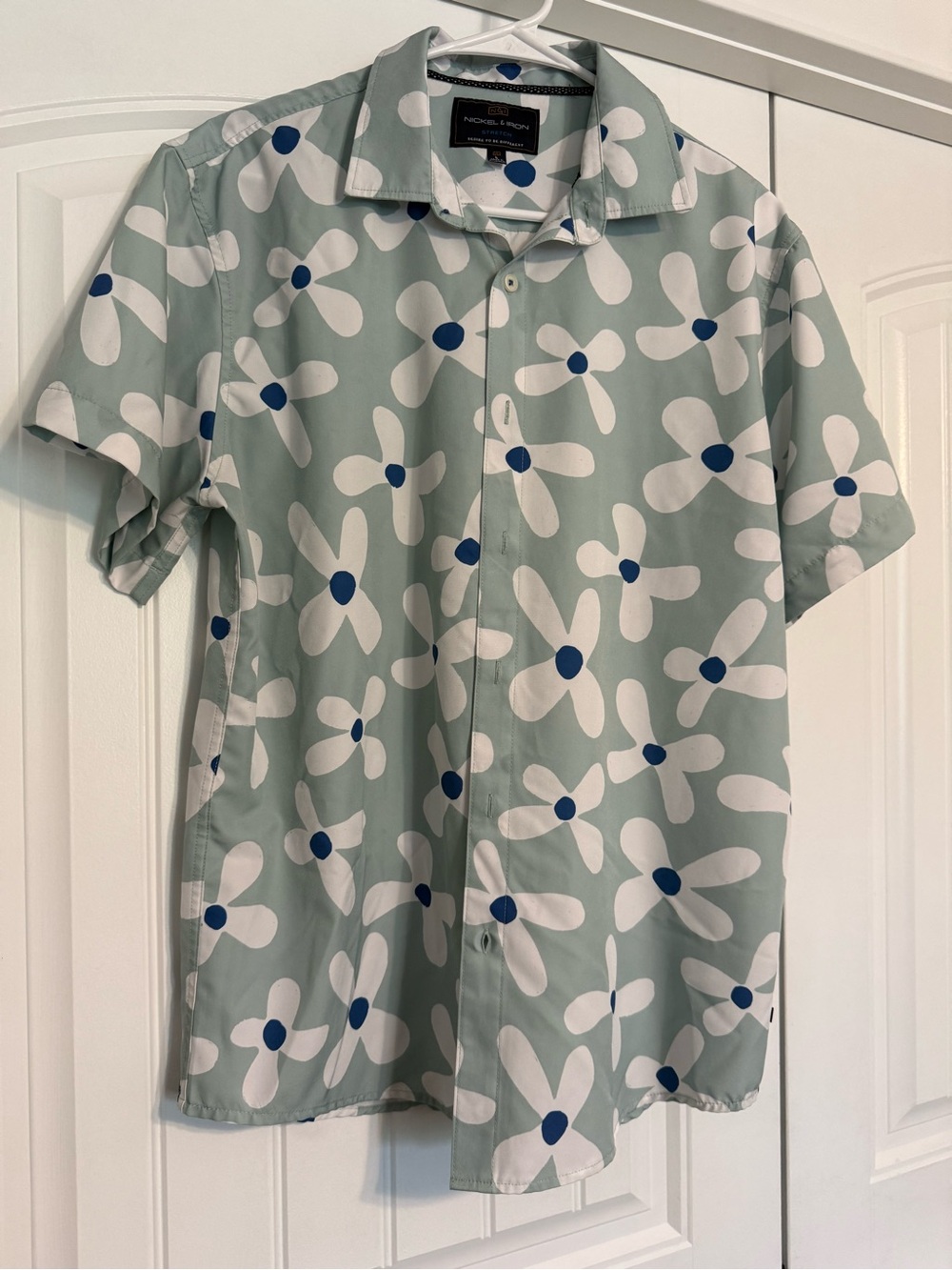 Casual Floral Short-Sleeve Button-Down Shirt — Sage Green